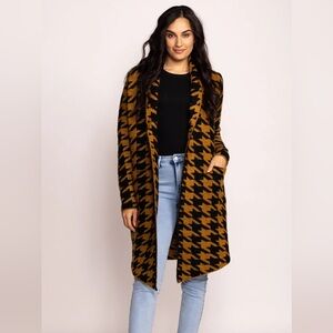 Pink Martini Houndstooth Cardigan - Black and Tan